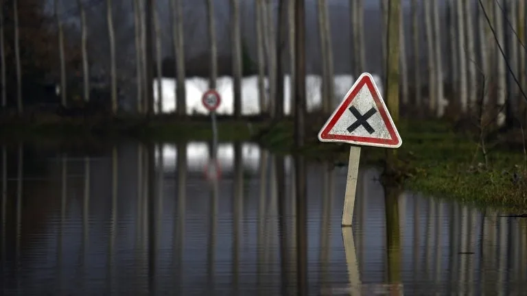 Pluie-inondations et orages: le Gard et l'Hérault en vigilance orange ce lundi, un passage en vigilance rouge possible