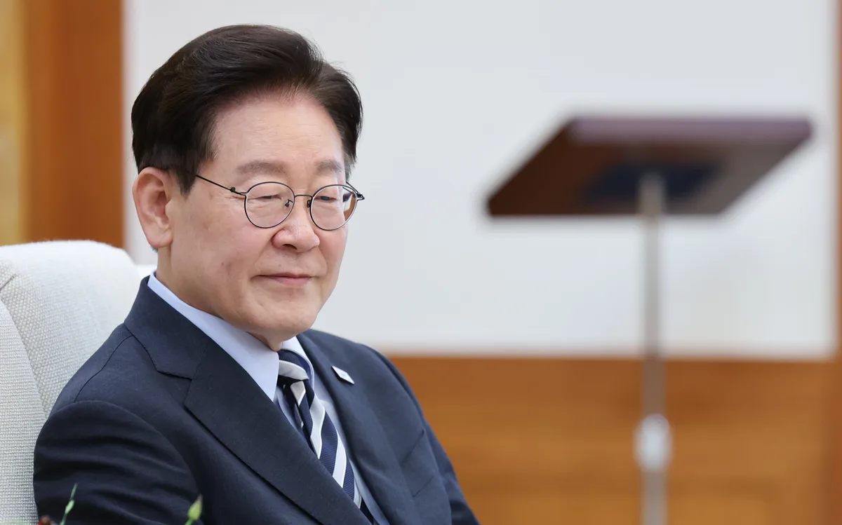 李대통령 지지율 37%로 또 최저…부정 평가 56%[한국갤럽]
