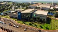 Tyson Foods revisa projeções de 2026 diante de pressão na carne bovina