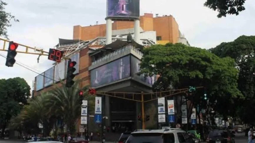Alcaldía de Baruta avanza con la construcción de una redoma