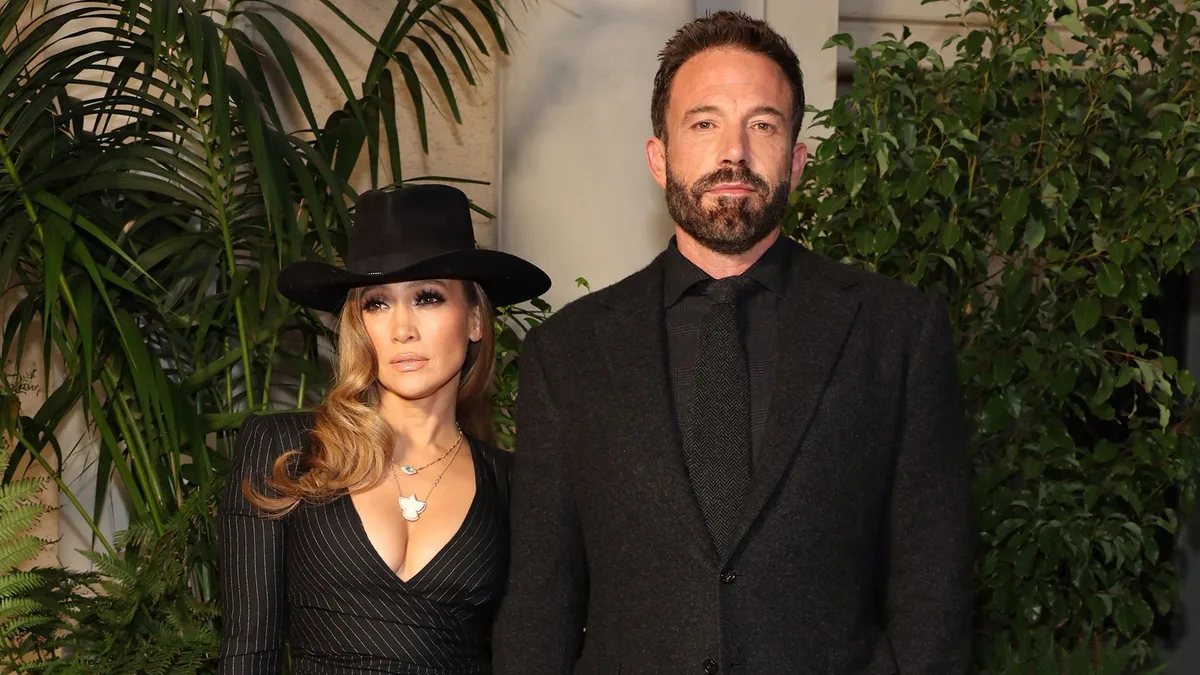 La mansión que Jennifer Lopez no consigue vender tras su divorcio de Ben Affleck: 12 dormitorios, 24 baños y 43 millones de euros