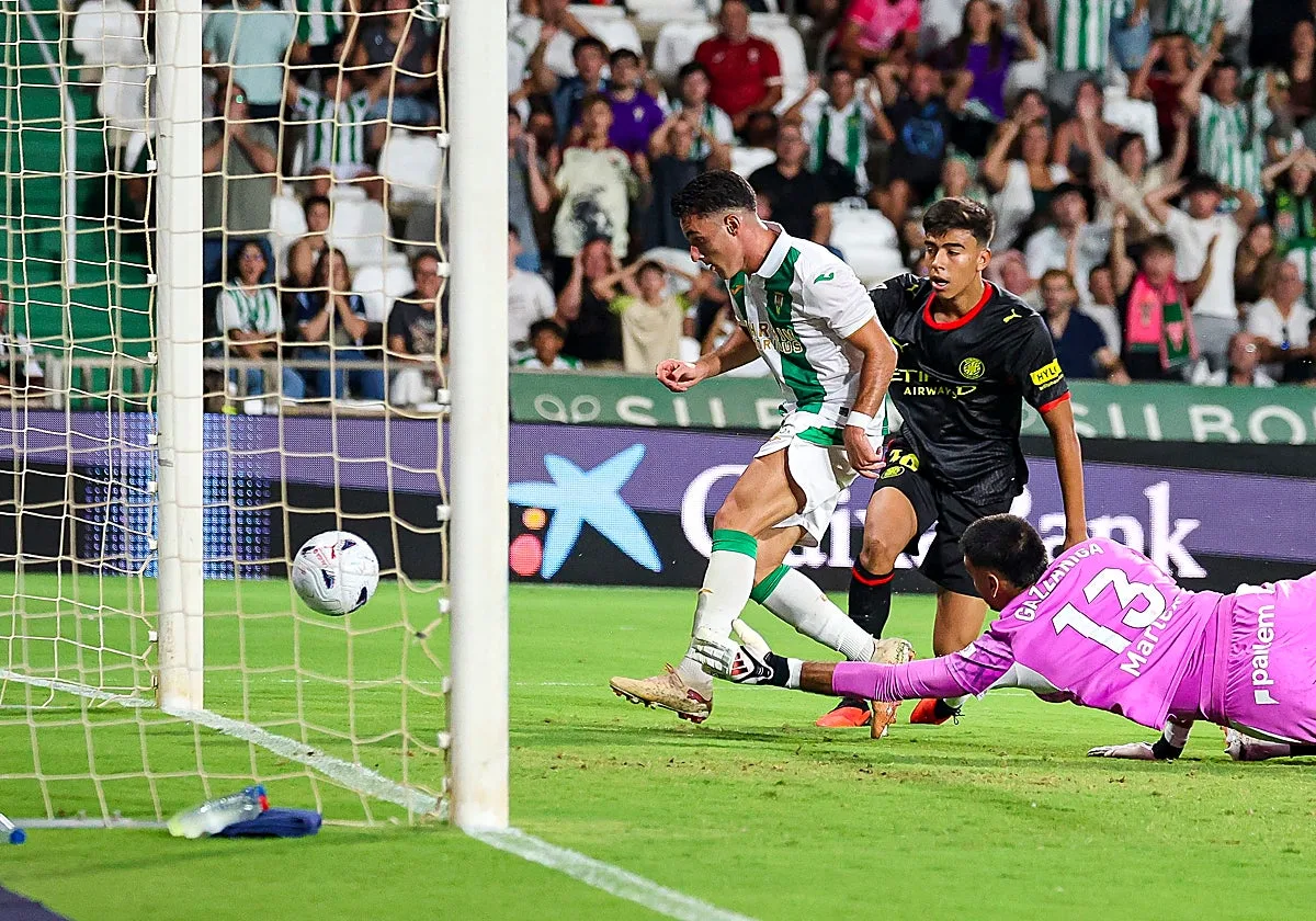 El Córdoba CF tumba con brillantez al Girona y se estrena en El Arcángel por todo lo alto (2-1)