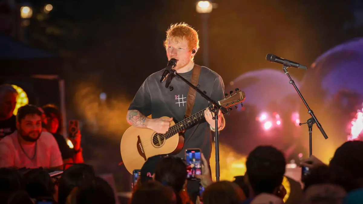 Los nuevos teloneros de Ed Sheeran tras el despido de Macklemore y el boicot en masa: su primo le llama "cobarde" y "serpiente"