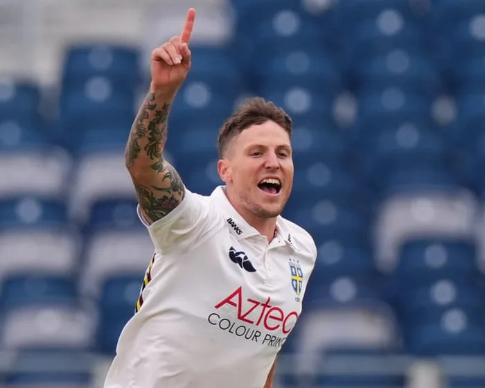 Essex v Surrey, Glamorgan v Hampshire and more: county cricket day one – live
