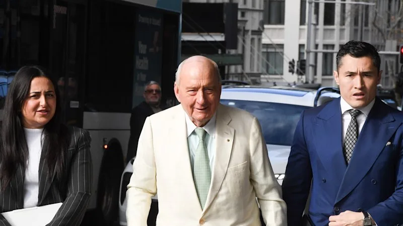 Accuser looked shocked at lunch when Jones put hand under table, court told