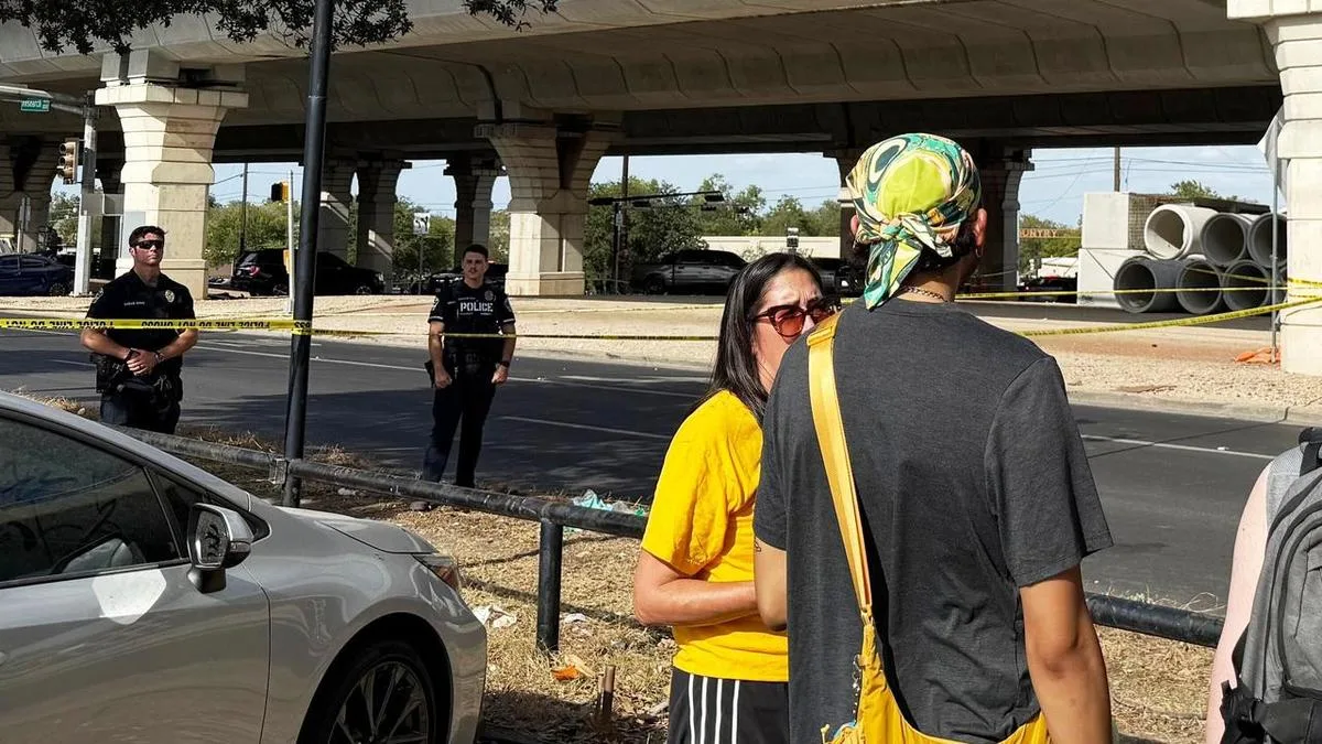 ICE agent shoots and wounds man in Texas
