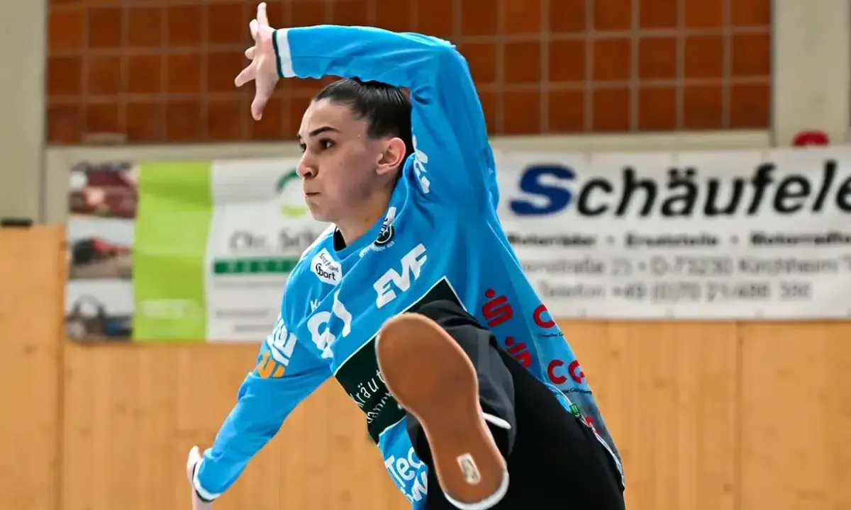 Mikaela Possatti faz três defesas em goleada do Göppingen na Alemanha