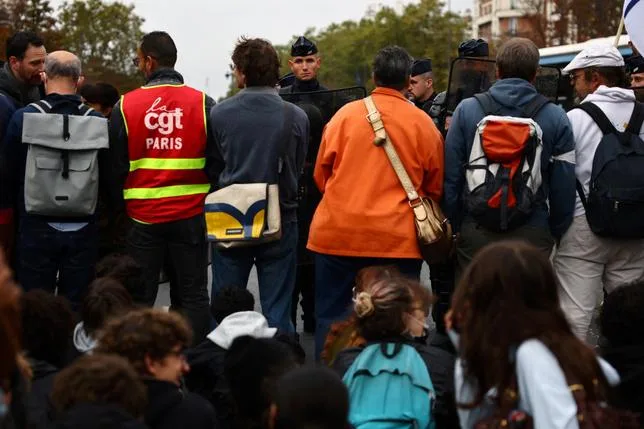 Lycéens, “gilets jaunes”… En France, “la convergence des luttes” aura-t-elle lieu ?