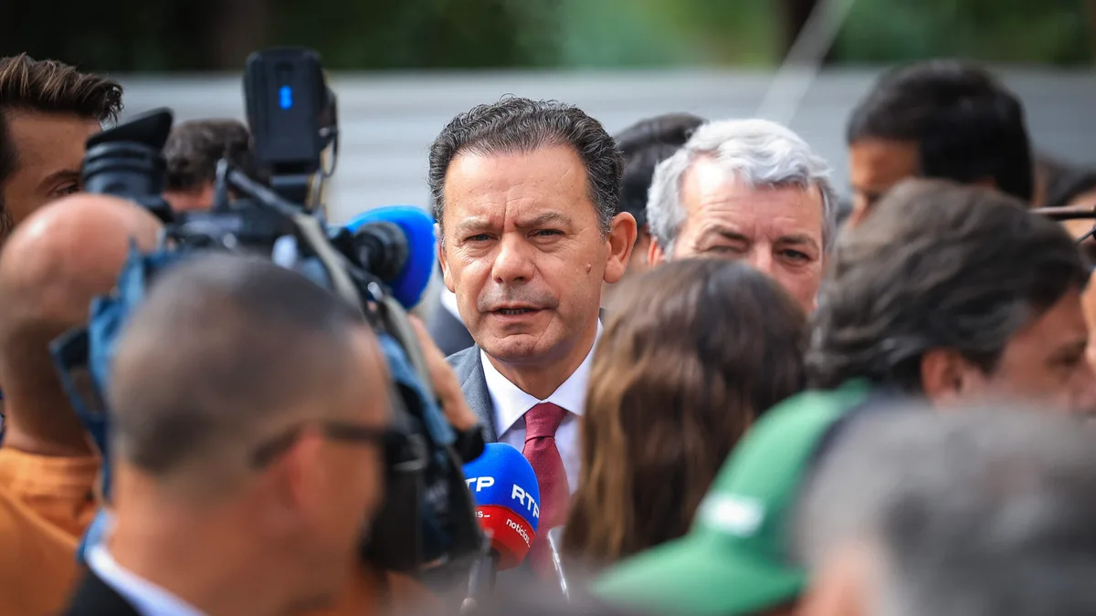 “Não dou recados a ninguém, eu falo com o povo”, diz Montenegro