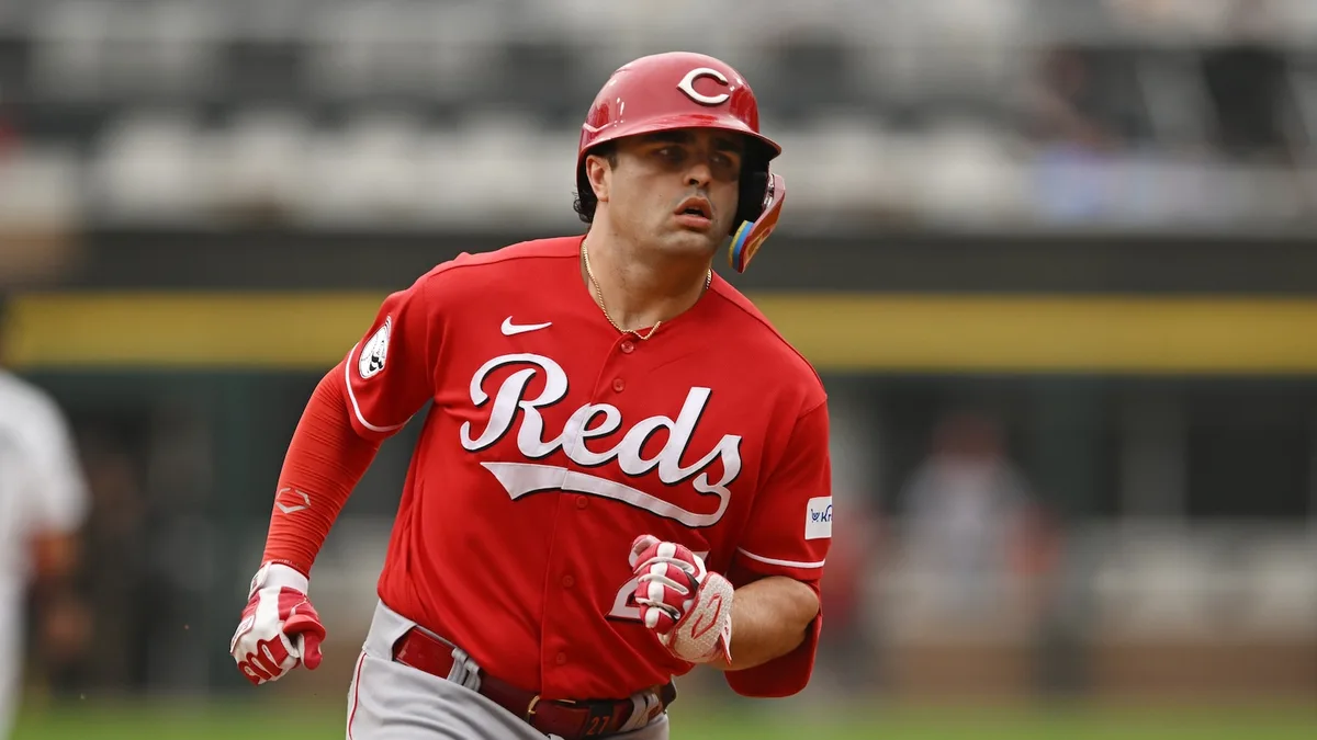 Sal Stewart homers as Reds hold off Chicago White Sox for a 9-8 win