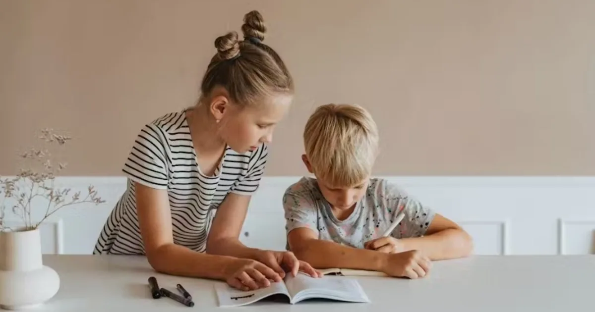 La psicología dice que las personas que cuidaron de sus hermanos menores maduran de una forma poco común: aprenden a ser responsables, desarrollan autonomía y resuelven problemas cotidianos