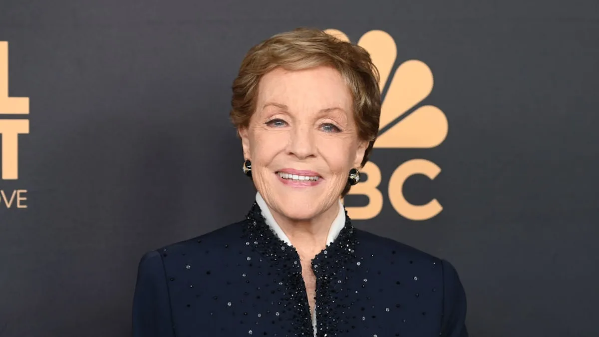 Julie Andrews sagt, sie fühle sich mit 90 immer noch wie 50 – und führt das auf eine Gewohnheit zurück, die sie ihr ganzes Leben lang gepflegt hat