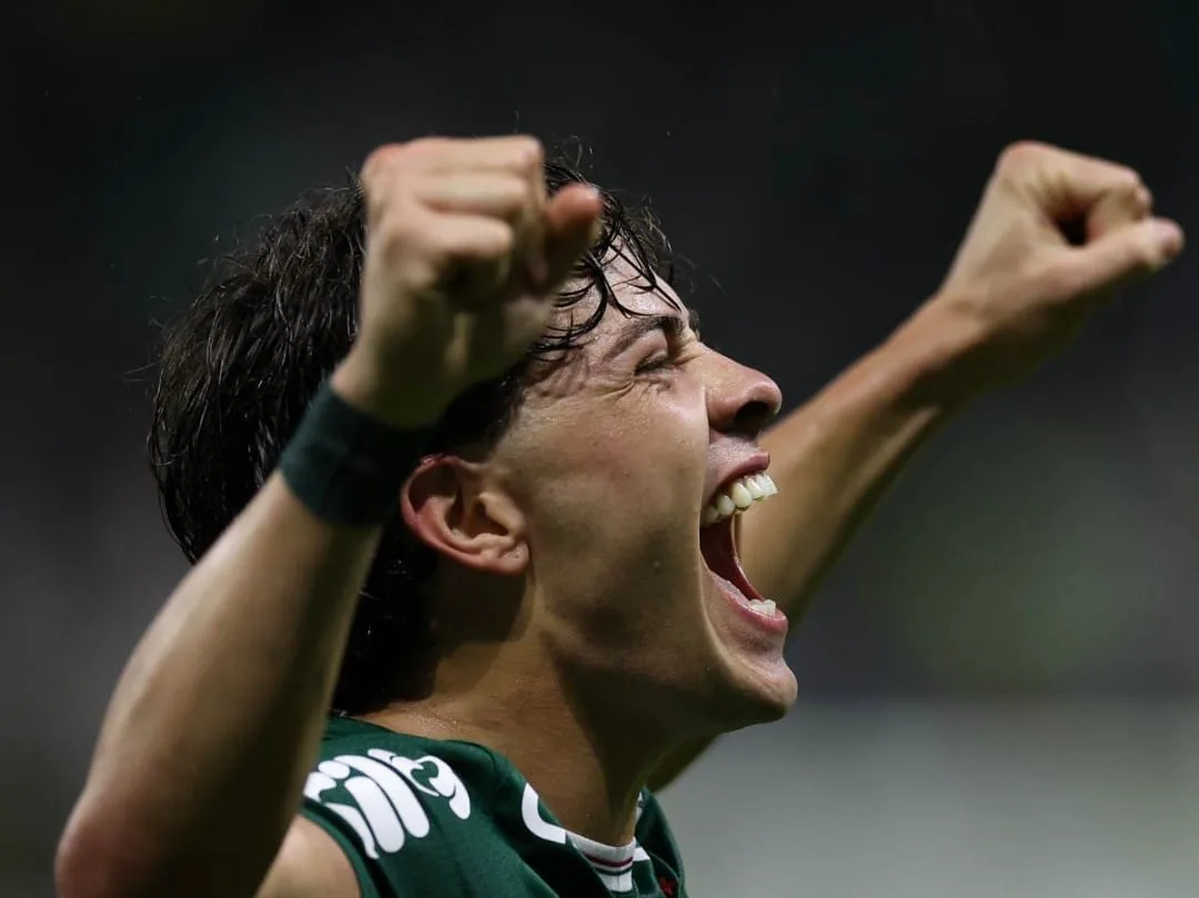 Palmeiras goleia e afunda o Corinthians. Seedorf vai salvar?