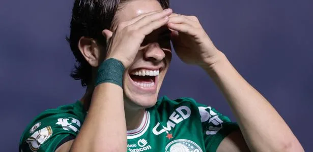 Neymar recusa o sintético do Palmeiras para se estourar nos buracos da Vila