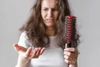 Queda de cabelo não é tudo igual: diagnóstico define o rumo do tratamento