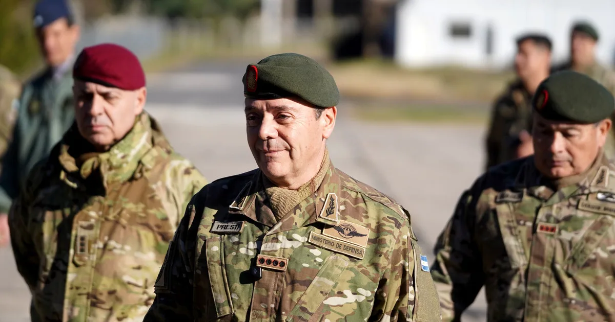 El Gobierno anunció un aumento para los militares y fuerzas de seguridad, tras los reclamos por bajos salarios