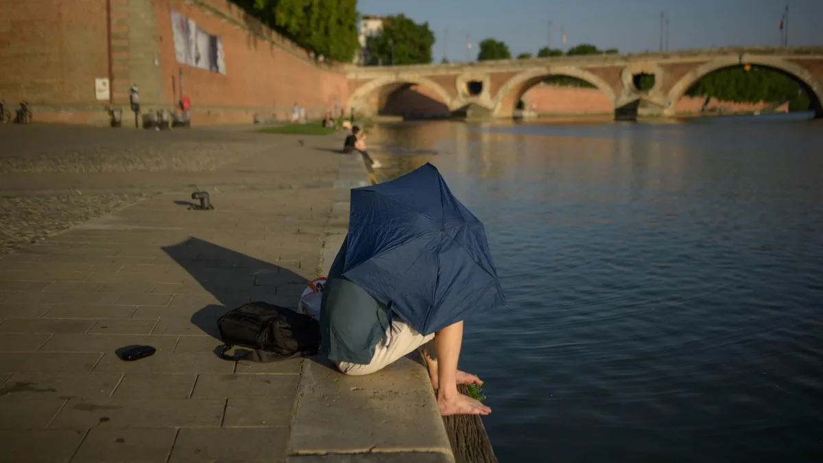 DIRECT. Canicule: 83 départements en vigilance orange, une baisse progressive des températures attendue ce samedi