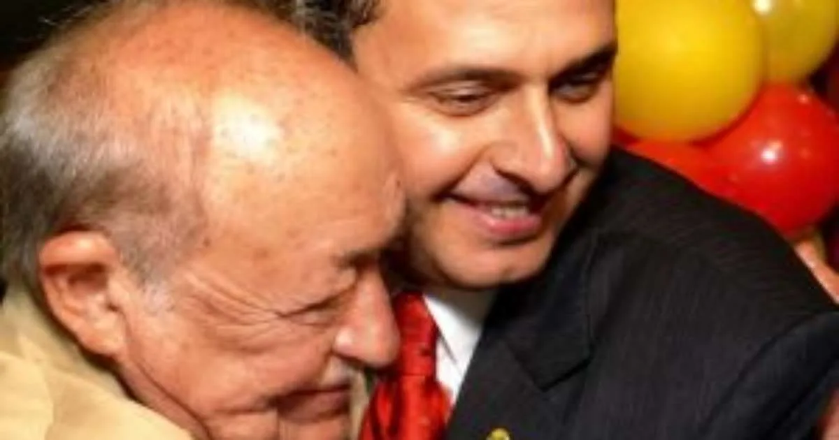 Eduardo Campos e Miguel Arraes morreram na mesma data com nove anos de diferença