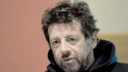 Où en est la procédure judiciaire depuis la mise en examen de Patrick Bruel, visé par une trentaine de plaintes pour violences sexuelles ?