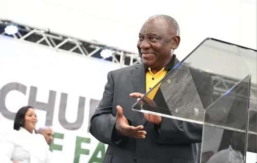 Ramaphosa campaigns in Khayelitsha as taxi operators seek help with fuel costs