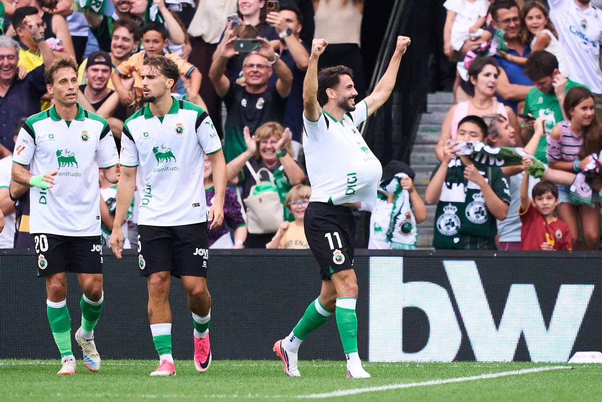 Racing - Elche, hoy en directo: última hora de LaLiga EA Sports en vivo