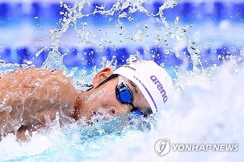 [아시안게임] 김영범, 자유형 50ｍ 예선 1위 결승행…계영 800ｍ 2연패 시동(종합)
