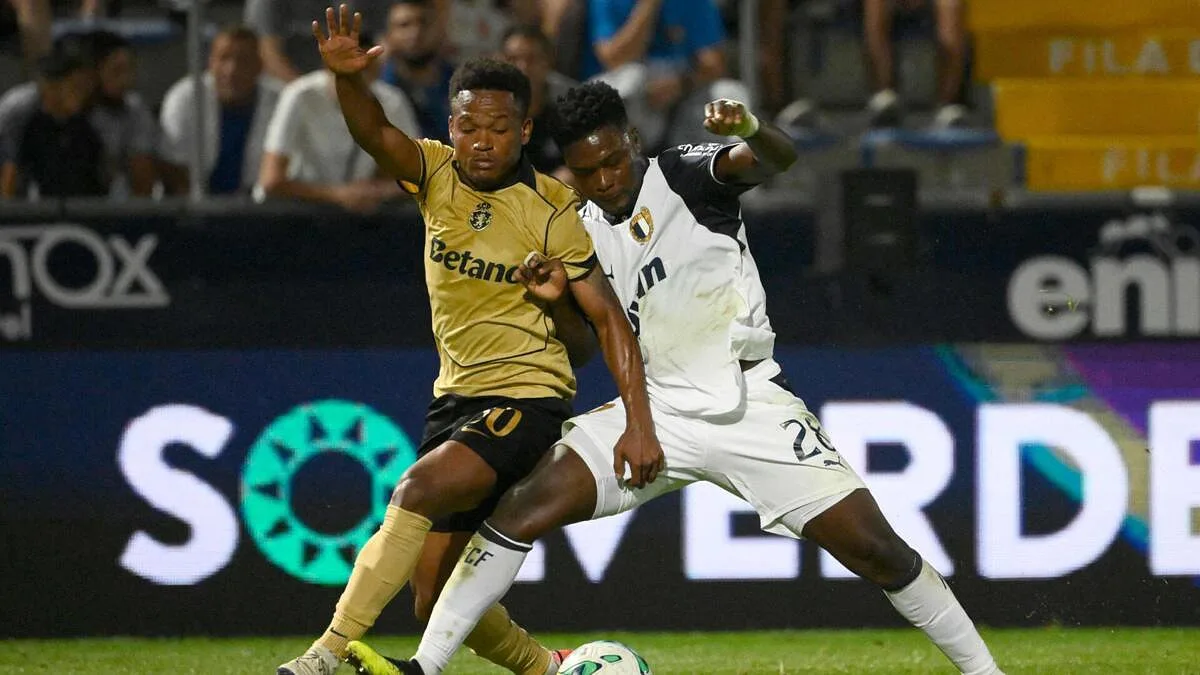 Famalicão marca quando jogava com dez e trava o Sporting em casa