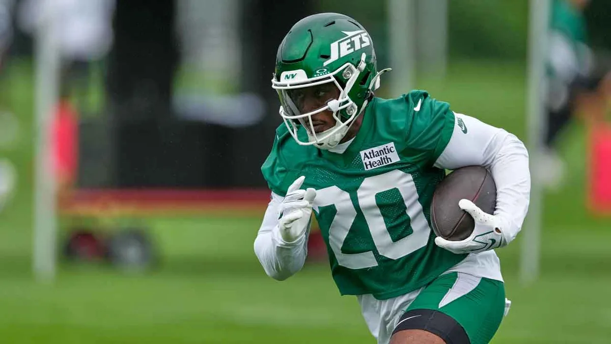 Jets RB Breece Hall strains groin at practice, Aaron Glenn optimistic