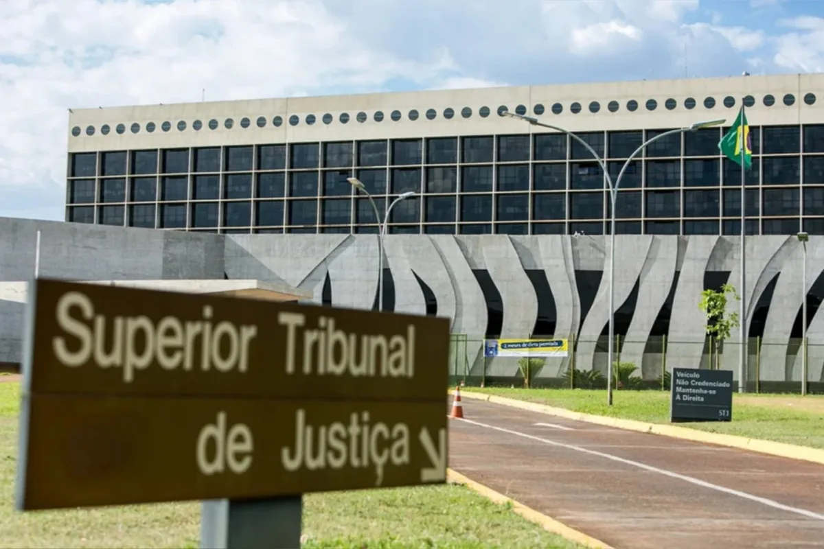 Filho de ministro do STJ agride prostituta e abandona apartamento sem pagar