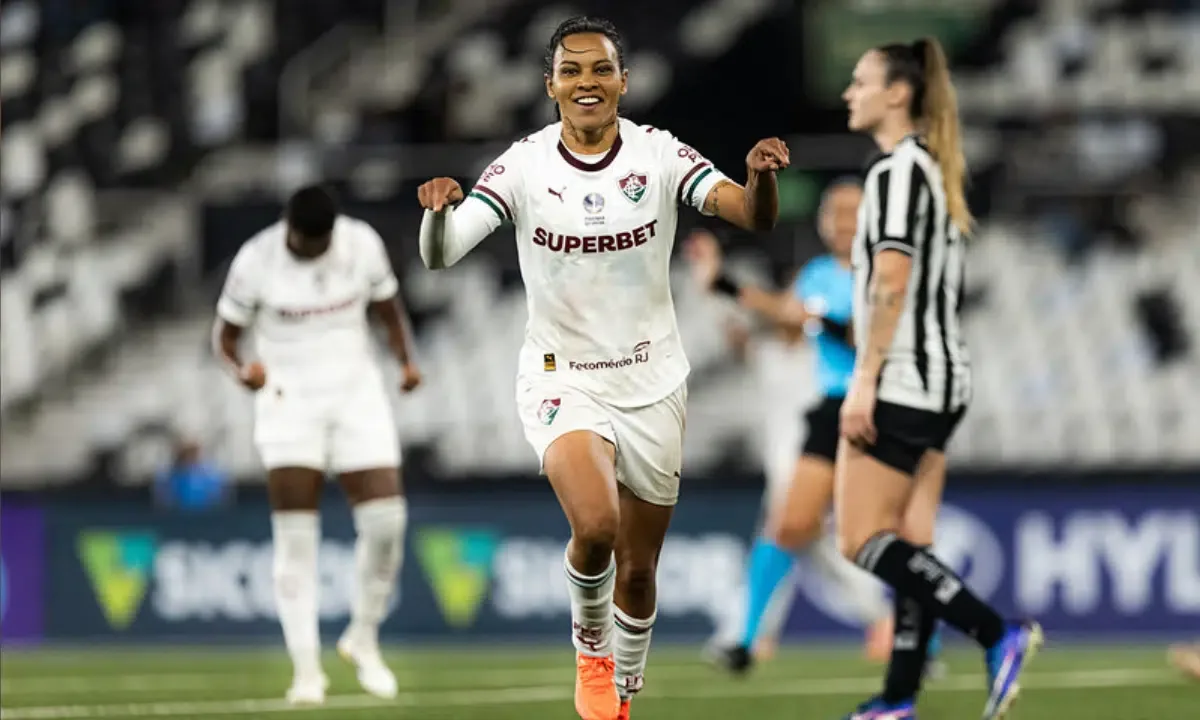 Fluminense supera Botafogo e encosta no G-8; Fla tropeça no América-MG