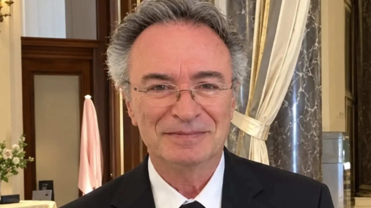 Así es la nueva vida de Oscar Martínez en España a los 76 años junto a su pareja