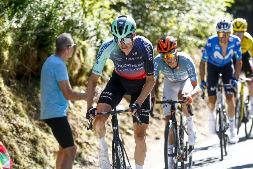 Felix Gall s'installe dans la course au podium final de la Vuelta 2026 : « On est dans le match. Ça donne confiance »