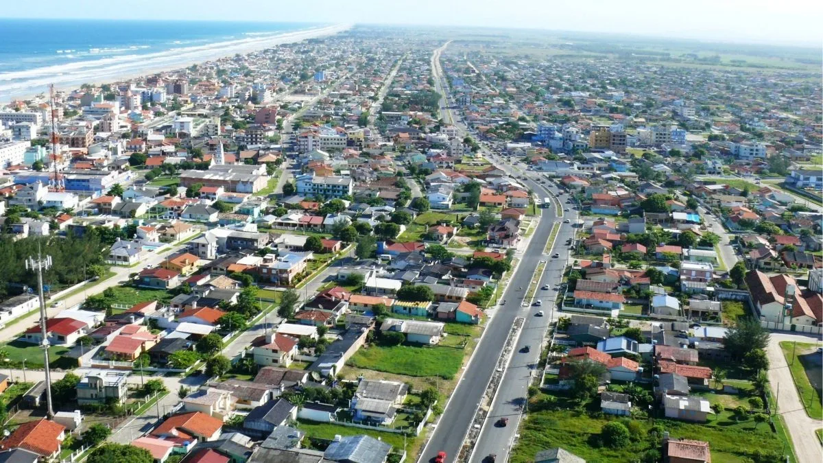 Prefeitura de praia em SC reduz licitação em R$ 1,1 milhão e poderá licitar coleta seletiva de lixo após liberação do TCE