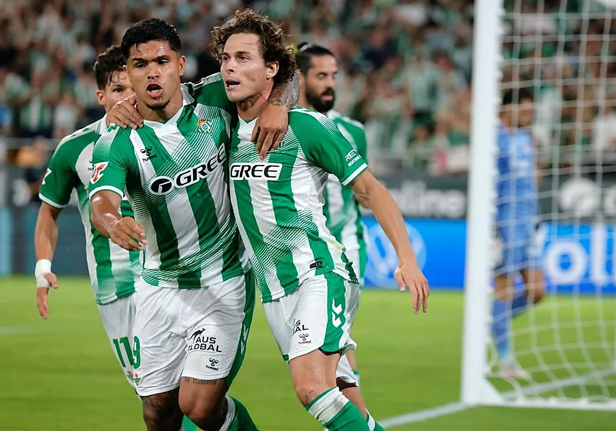 Real Betis - Real Sociedad, las notas de los jugadores: Riquelme marcó y Valles hizo una parada que da dos puntos