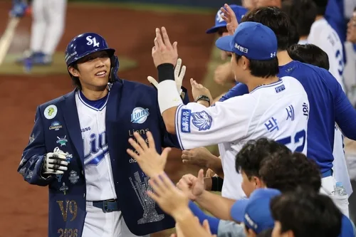 선두 삼성, 보스 역투로 6연승…2위 kt도 한화 꺾고 맹추격(종합)