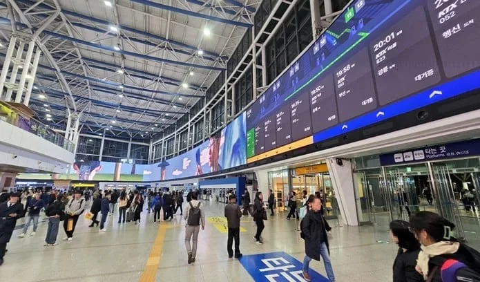 코레일 “서울역 신호장애로 KTX 등 열차 서울역서 최대 50분 지연”