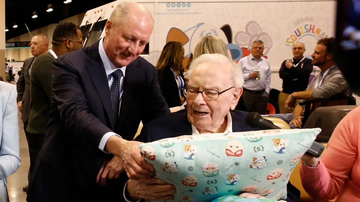 Warren Buffett Watch: It's Buffett, not Abel, who appears to be calling the shots on stocks
