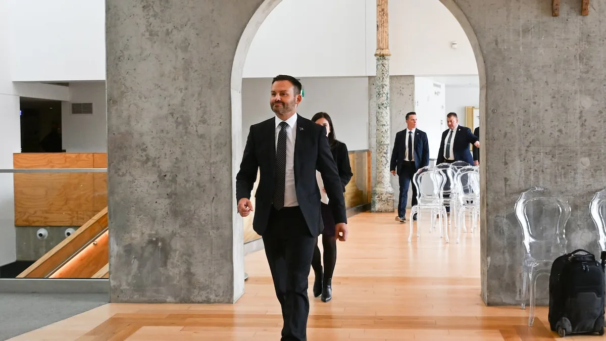 Before a referendum, how a new PQ government could test Ottawa