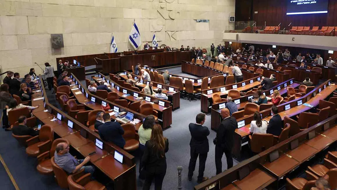 Retired Jewish police chief to stand for Arab-Israeli party in parliamentary election