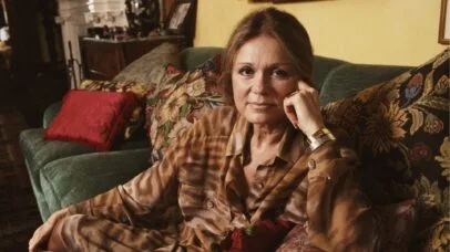 Gloria Steinem, ativista feminista pioneira e autora, morre aos 92