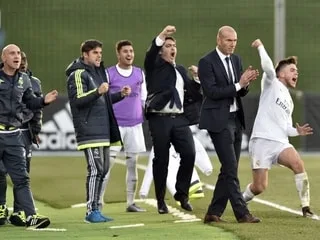TÉMOIGNAGES. « Il a pu mettre les mains dans le cambouis » : Zinédine Zidane, un an et demi formateur avec le Castilla