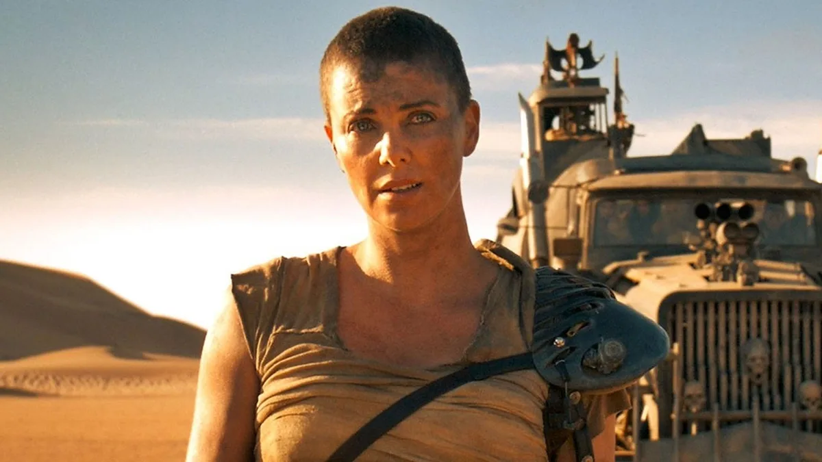 Charlize Theron recuerda cómo el elenco de ‘Mad Max: Fury Road’ ayudó a criar a su hija durante el rodaje de la película