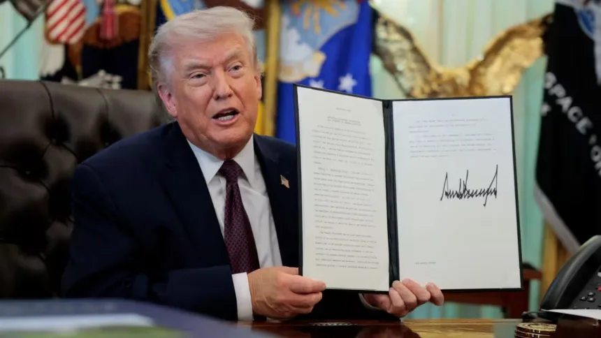 Trump firmó orden ejecutiva para eximir a Rusia de sanciones y así reaccionaron varios congresistas