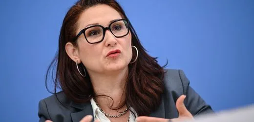 Ferda Ataman: Gremium will nationale Strategie für Wechseljahre