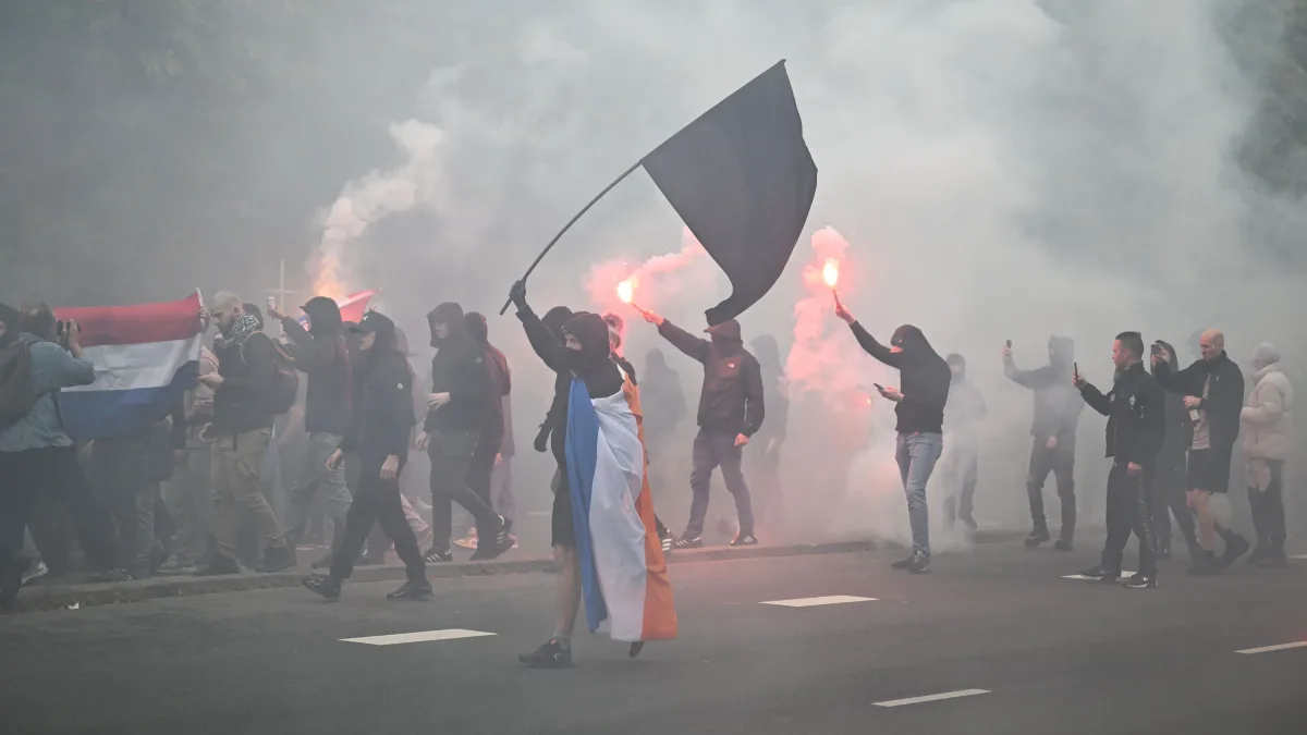 24 Festnahmen: Rechtsextreme randalieren in Den Haag