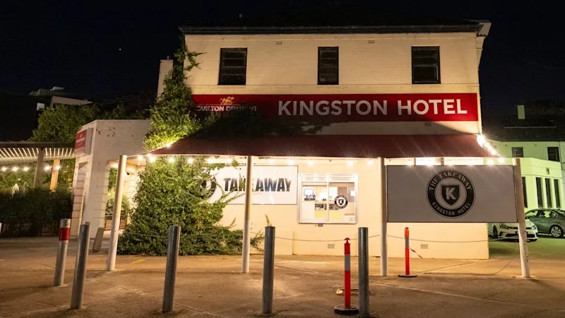 Pauline Hanson joins Labor MPs at TikTok party in Kingston Hotel
