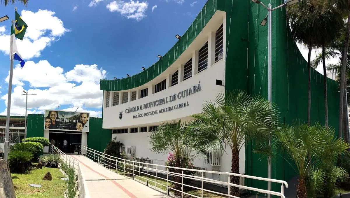 Cuiabá sanciona lei que garante auxílio e passagem gratuita para moradores em vulnerabilidade voltarem à cidade de origem