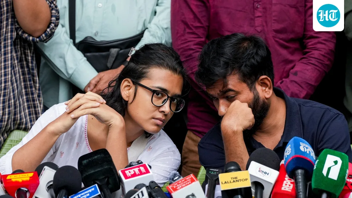 Abhijeet Dipke, Neha Bora detained by Delhi Police amid CJP's protest call