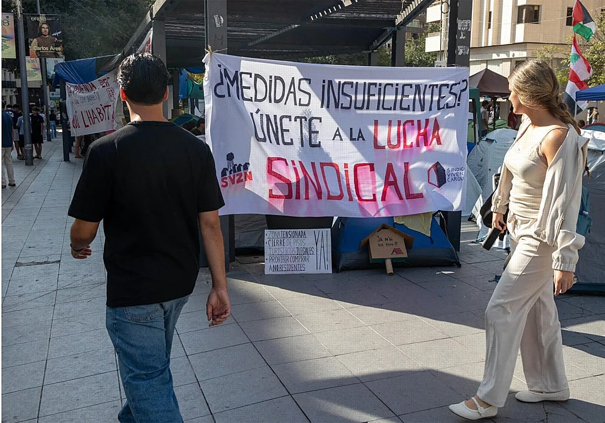 La acampada por la vivienda en Alicante se levanta tras diez días y a la espera de la huelga