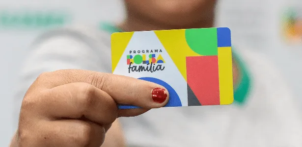 Quaest: Lula tem 56% entre beneficiários do Bolsa Família no 2º turno; Flávio vai de 27% a 30%
